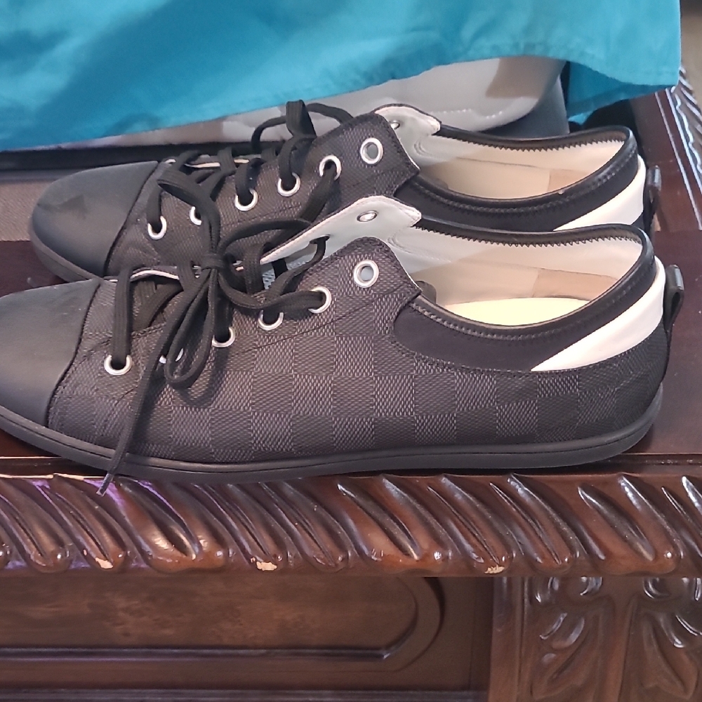 Black and White Low-Top Sneakers with White Sole - Picture 1 of 1
